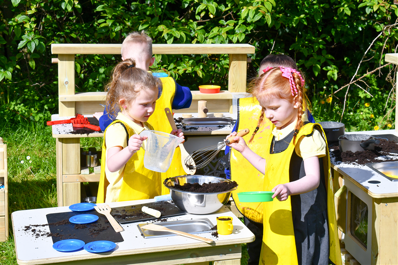 Head Chef Mud Kitchen Package 